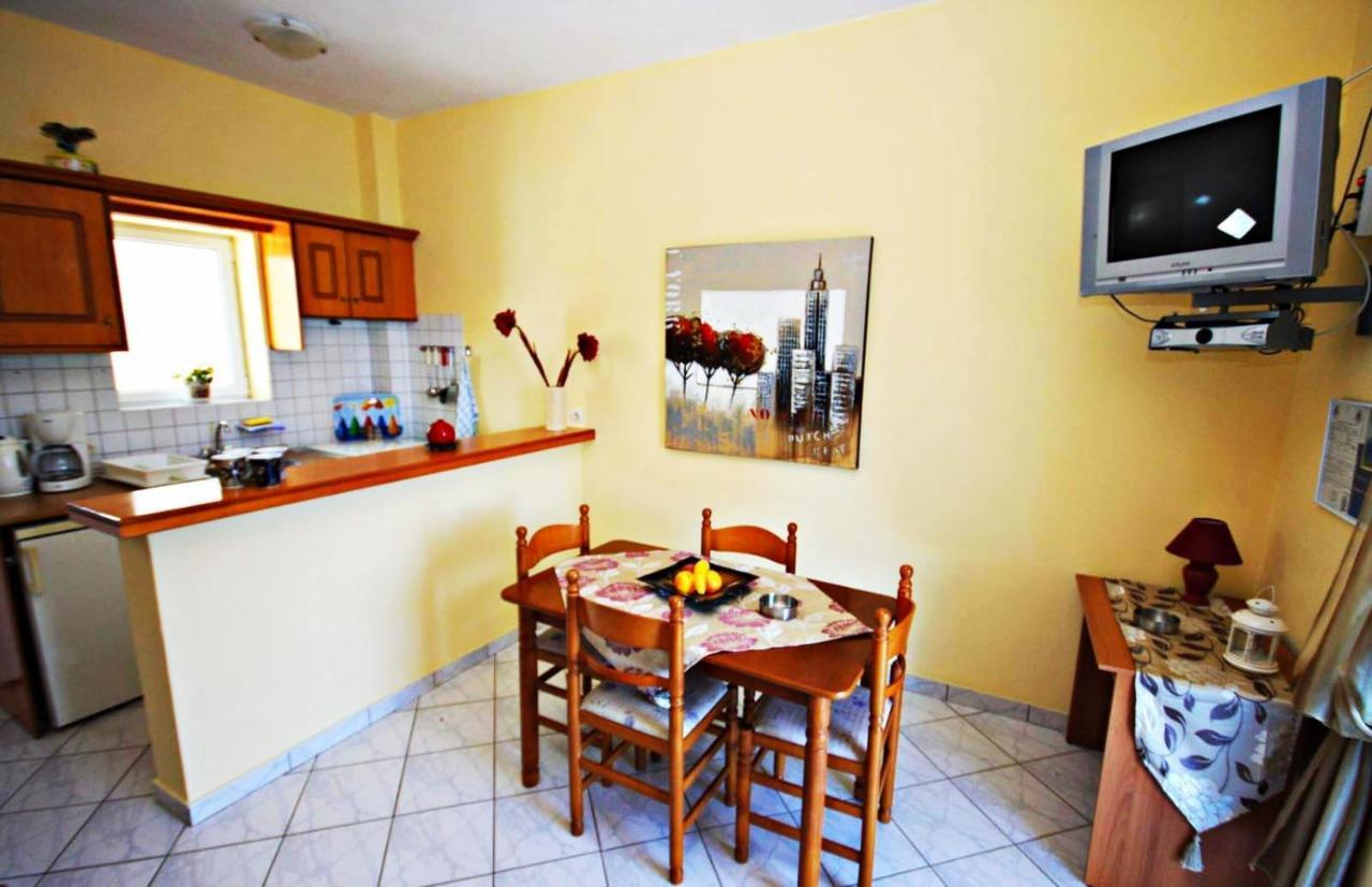 Apartment Theophilos Blue Cozy *
