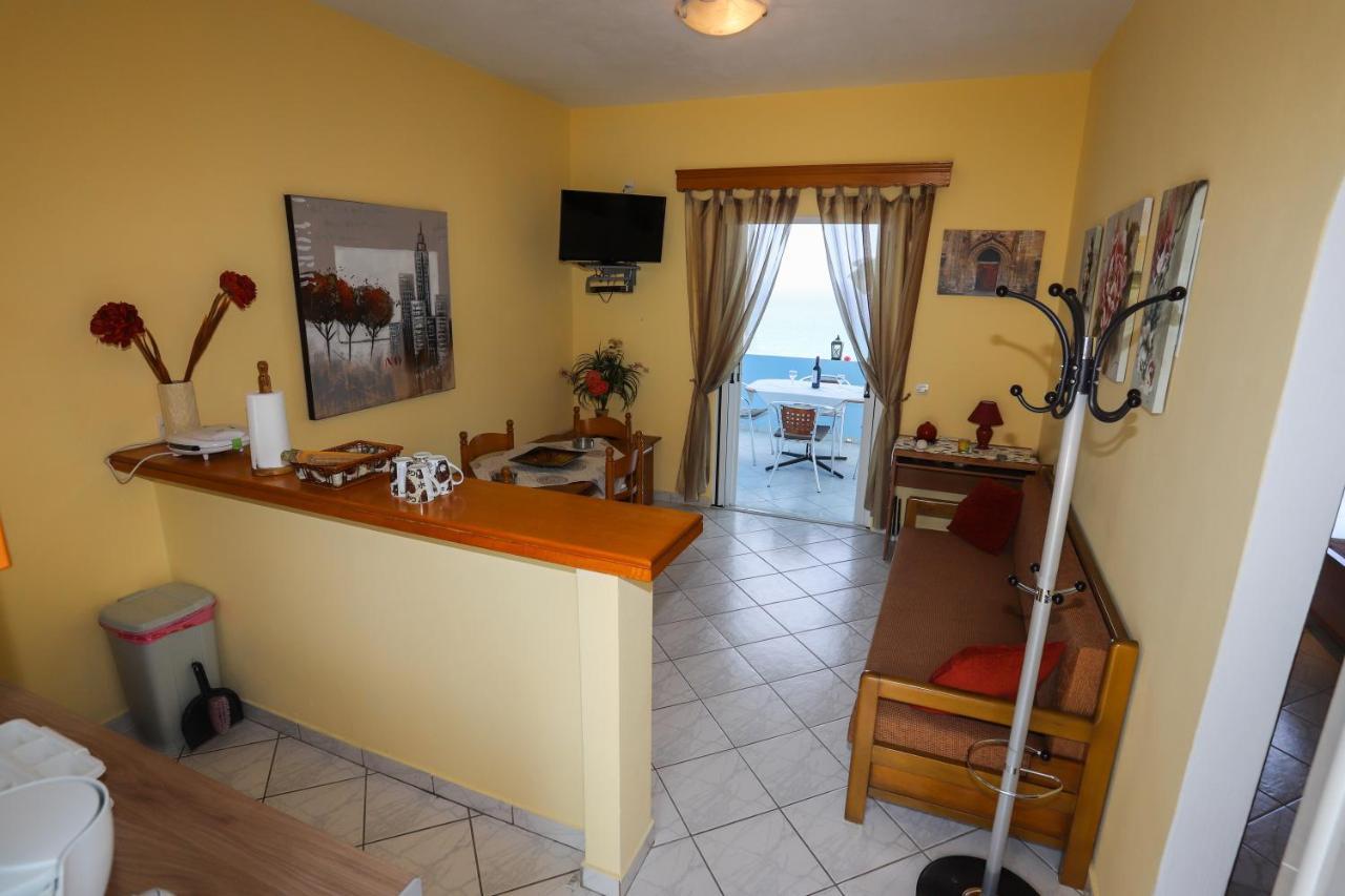 Apartment Theophilos Blue Cozy *
